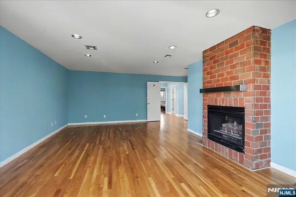 $1,029,000 | 376 Kenwood Street, Unit 9, Englewood, NJ 07631