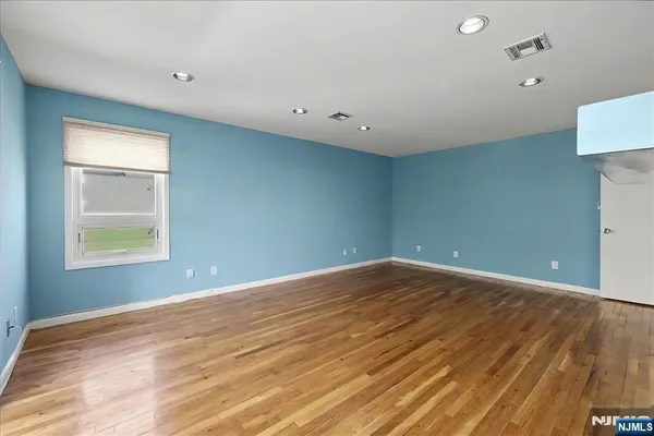 $1,029,000 | 376 Kenwood Street, Unit 9, Englewood, NJ 07631