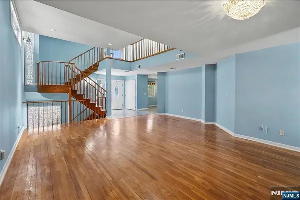 $1,029,000 | 376 Kenwood Street, Unit 9, Englewood, NJ 07631