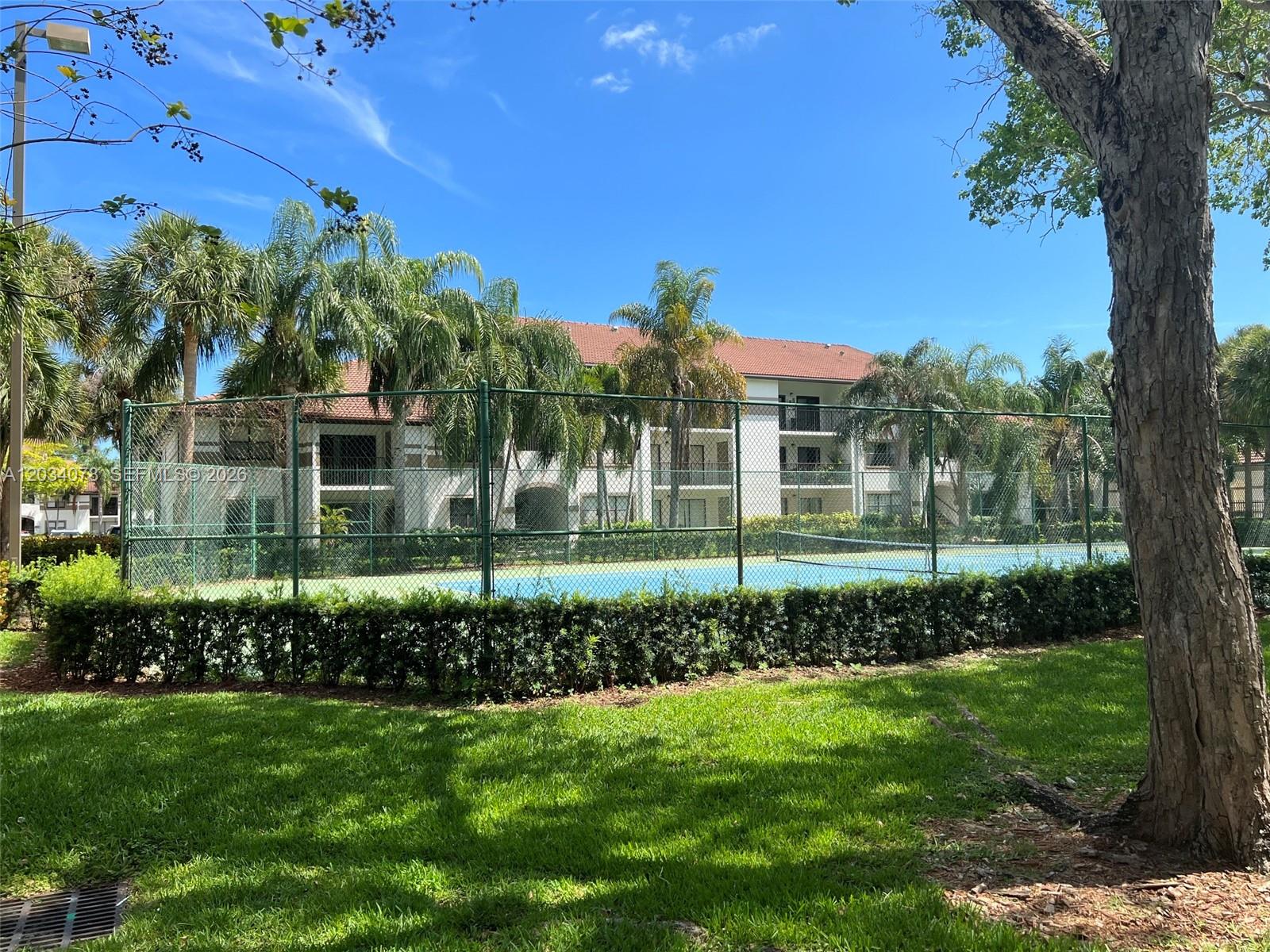 550 South Park Road, Unit 148 Hollywood, FL 33021 - Photo 1 of 15