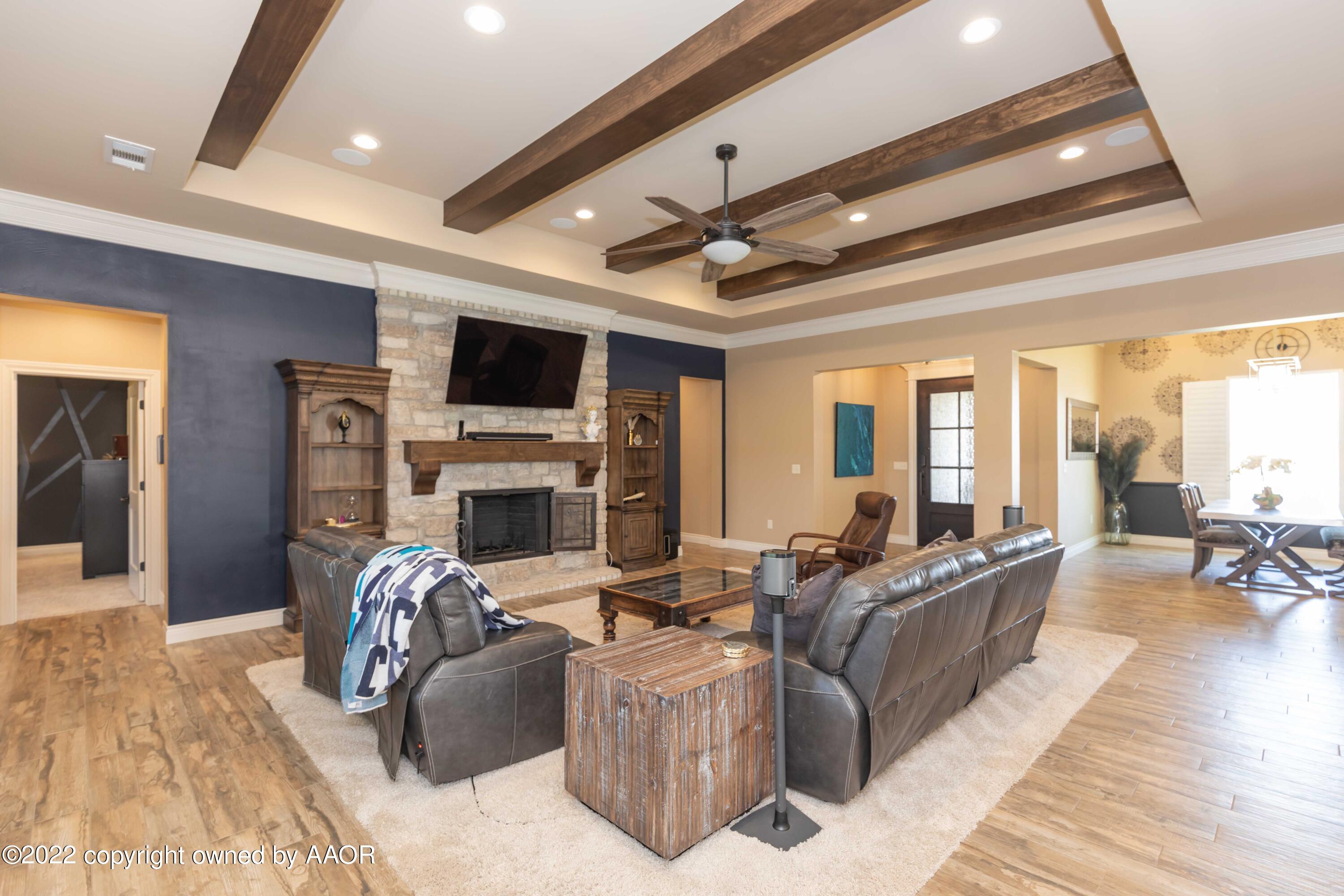 13487 Silverpointe Road Amarillo, TX 79124 - Photo 23 of 65 LIVING ROOM VIEW 1