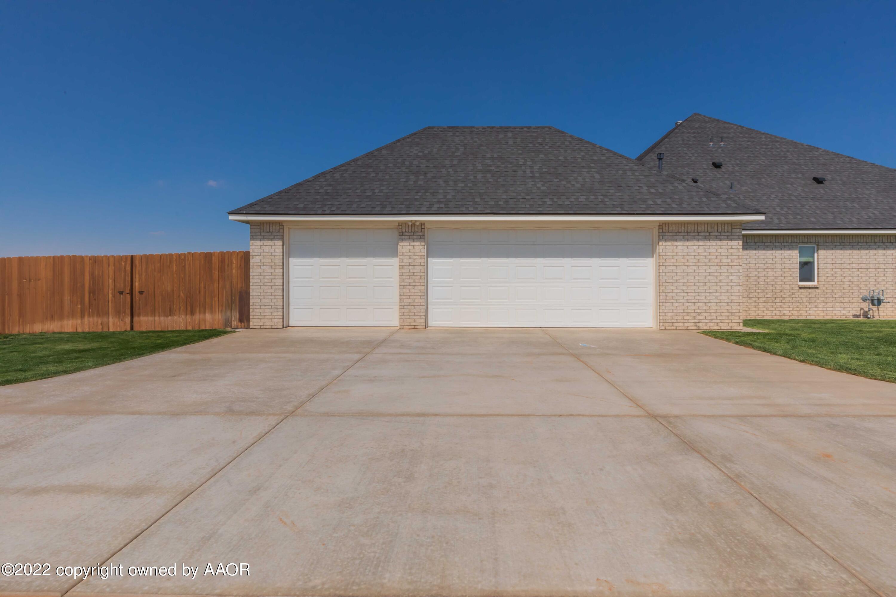 13487 Silverpointe Road Amarillo, TX 79124 - Photo 64 of 65 GARAGE VIEW 1