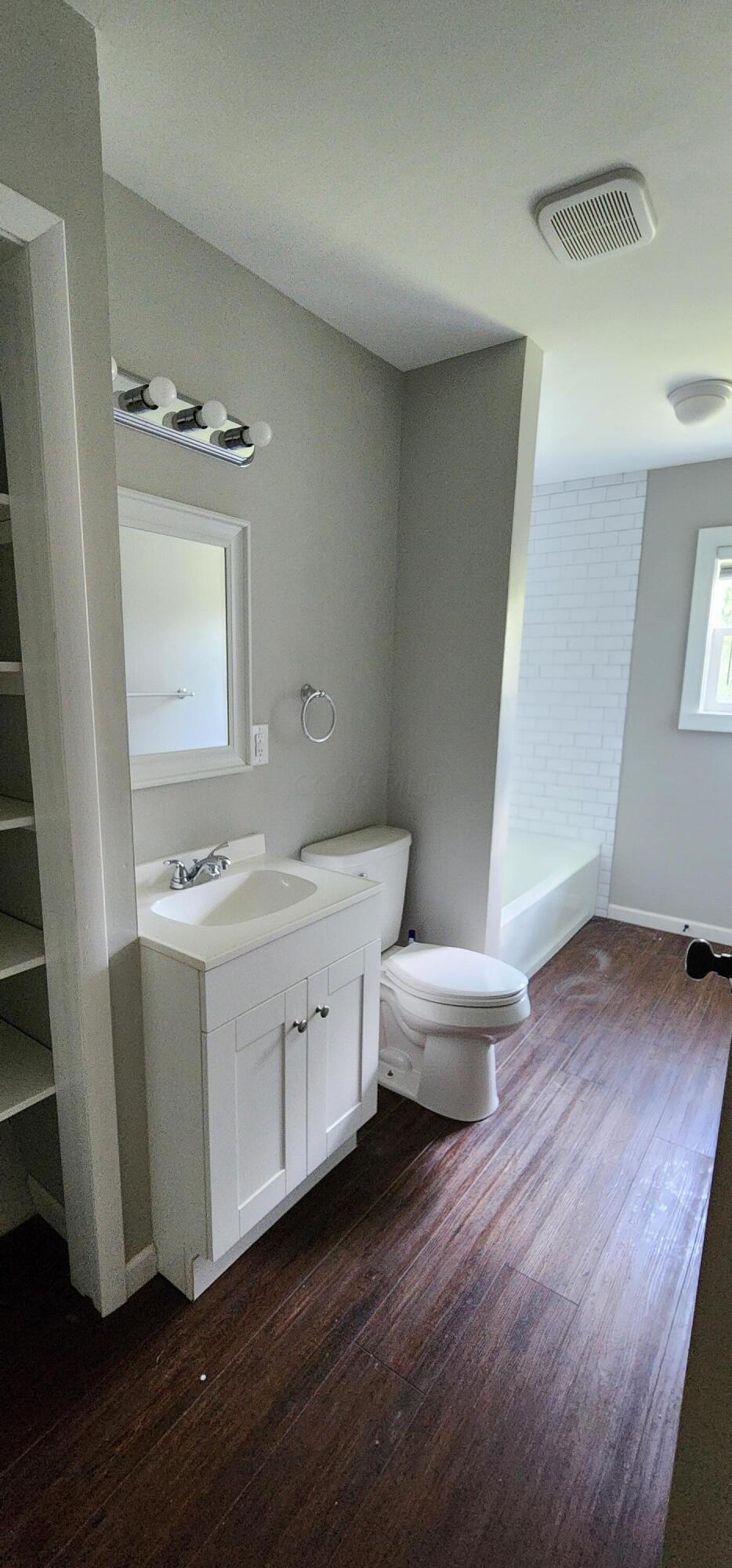 3322 Norwalk Road Columbus, OH 43207 - Photo 24 of 33 Bathroom