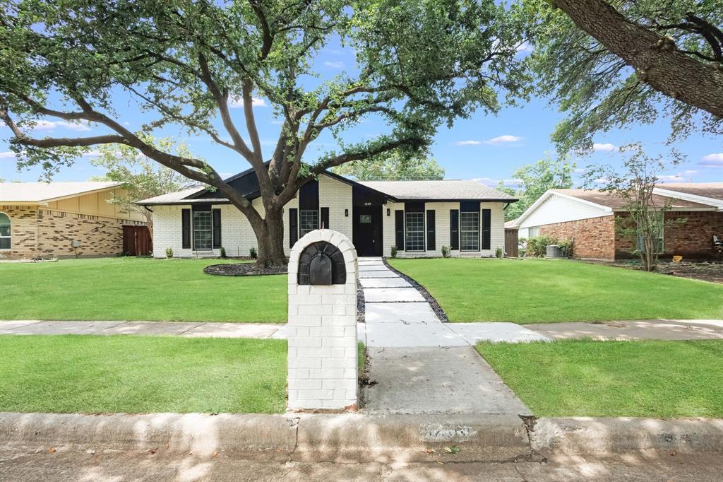 1209 Overdowns Drive Plano, TX 75023 - Photo 2 of 22