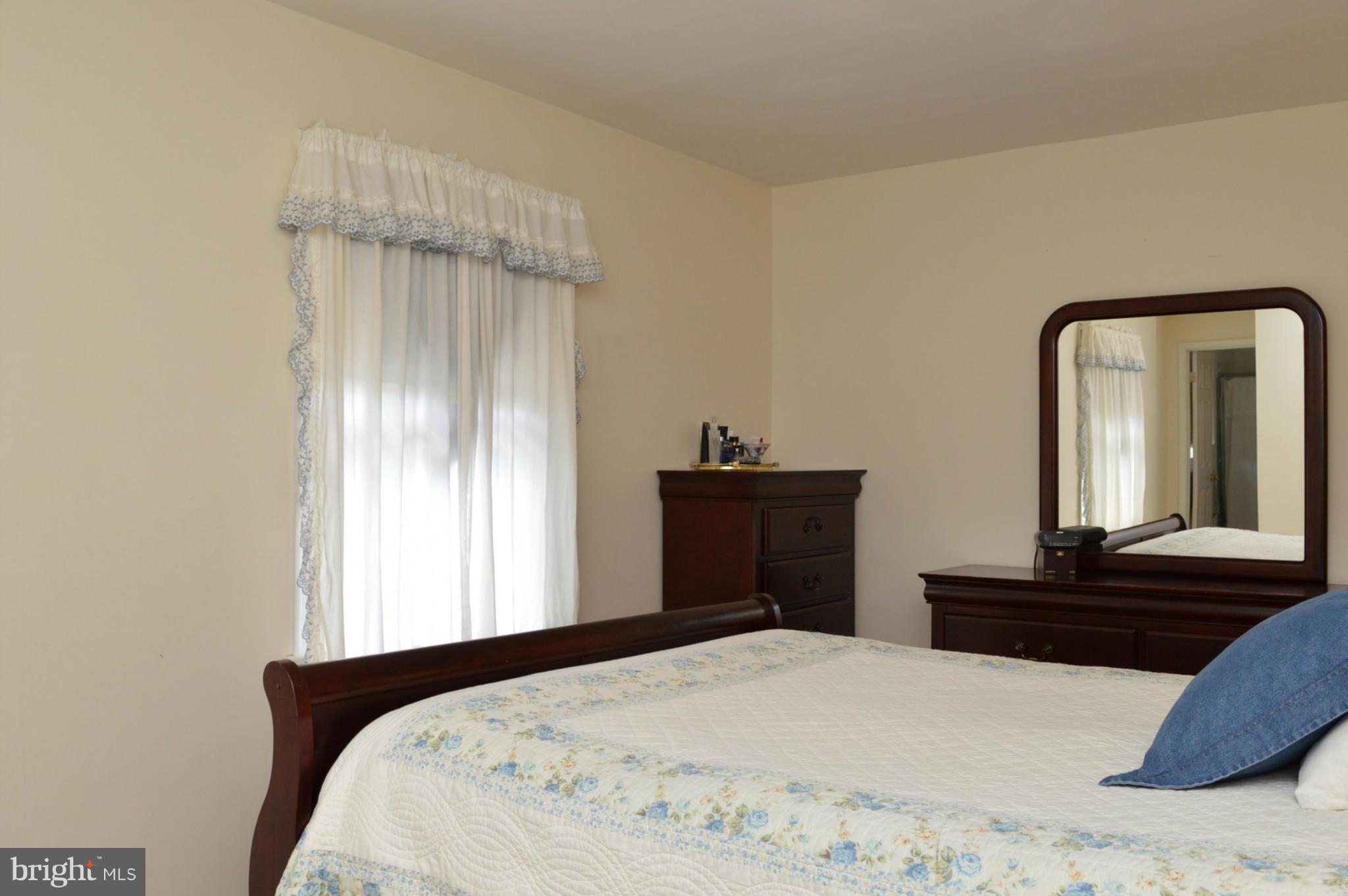 6628 Wind Ridge Road Mount Airy, MD 21771 - Photo 14 of 28 Bedroom (Master)
