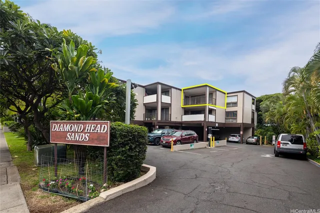 $585,000 | 3721 Kanaina Avenue, Unit 305, Honolulu, HI 96815