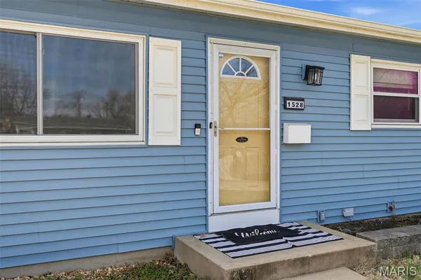$200,000 | 1528 Ville Rosa Lane, Hazelwood, MO 63042