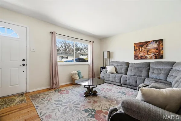 $200,000 | 1528 Ville Rosa Lane, Hazelwood, MO 63042