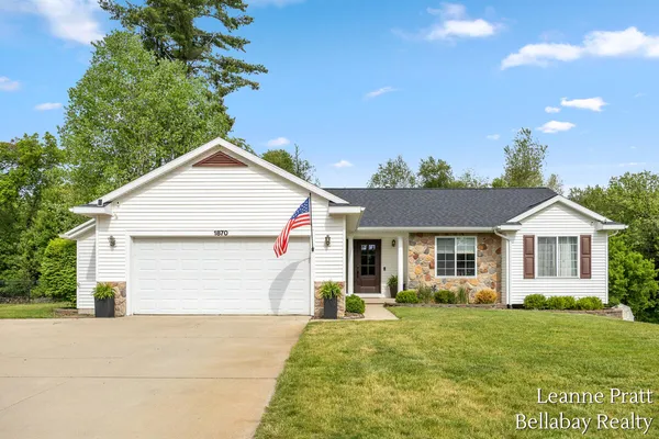 $379,900 | 1870 Pineridge Drive, Hastings, MI 49058