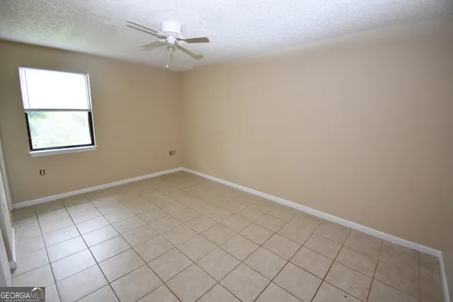 $1,300 | 556 Chateau Circle, St. Marys, GA 31558