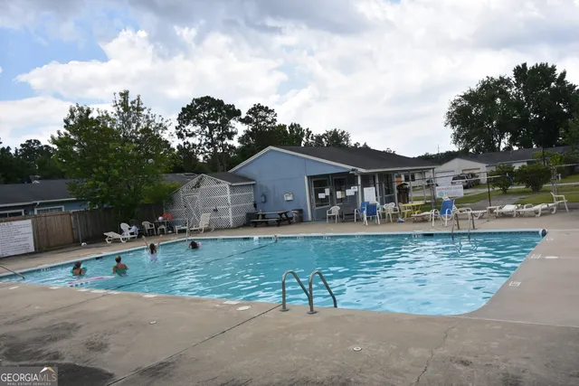 $1,300 | 556 Chateau Circle, St. Marys, GA 31558