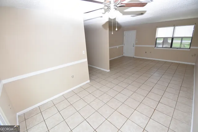 $1,300 | 556 Chateau Circle, St. Marys, GA 31558