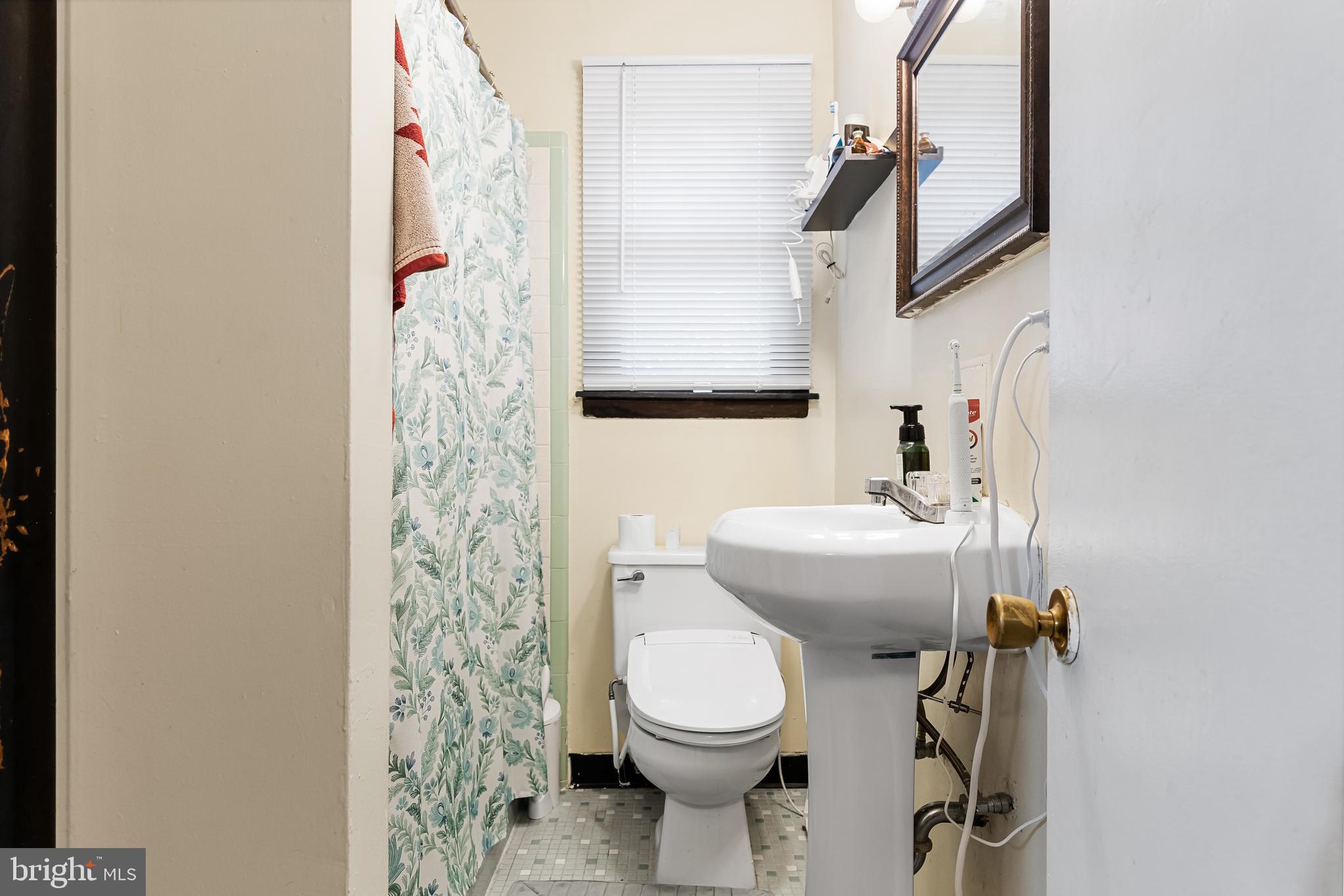 2202 Cove Road Pennsauken, NJ 08110 - Photo 16 of 17 Second Floor- Bathroom