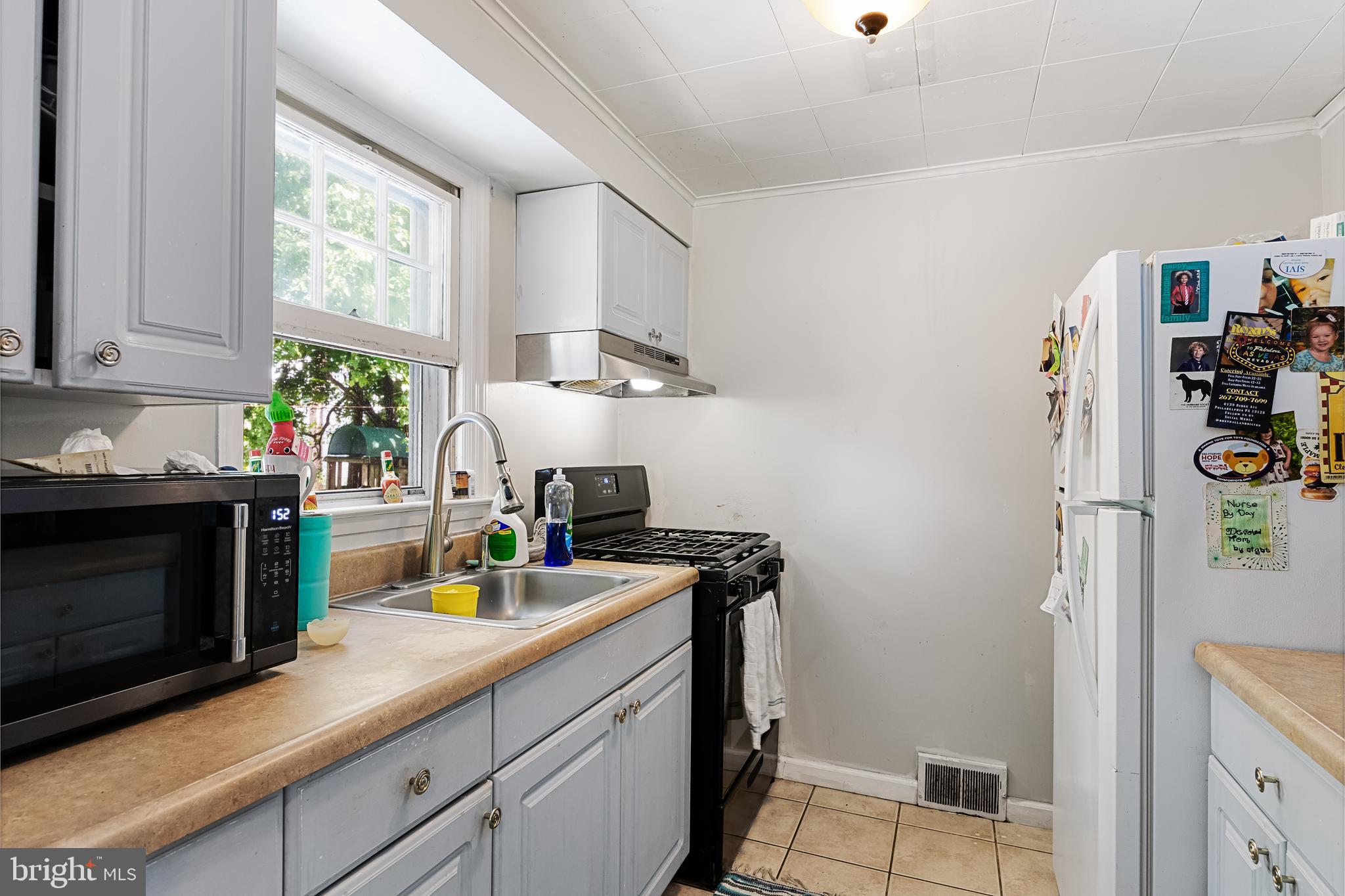 2202 Cove Road Pennsauken, NJ 08110 - Photo 7 of 17 First Floor- Kitchen