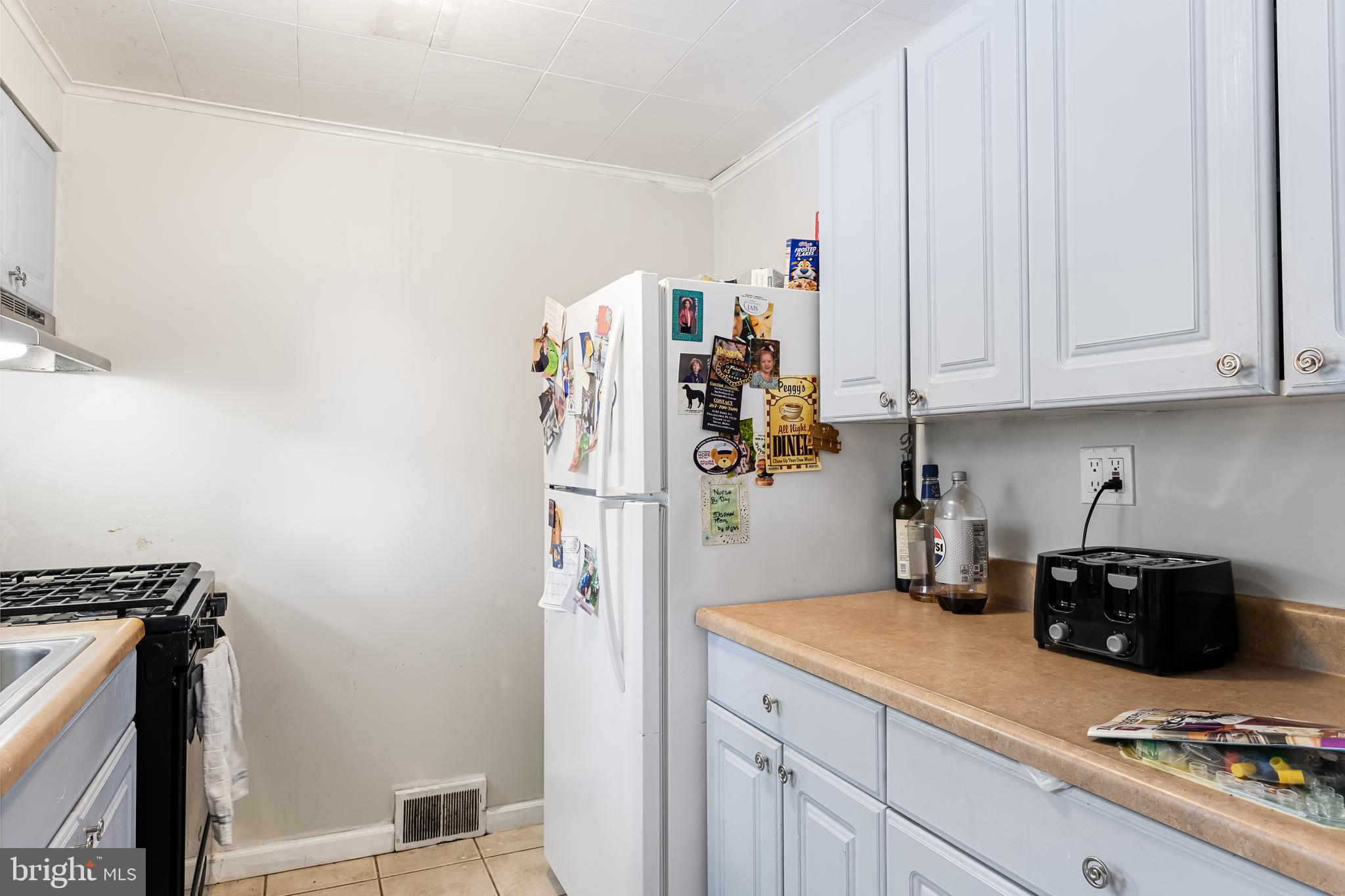 2202 Cove Road Pennsauken, NJ 08110 - Photo 8 of 17 First Floor - Kitchen