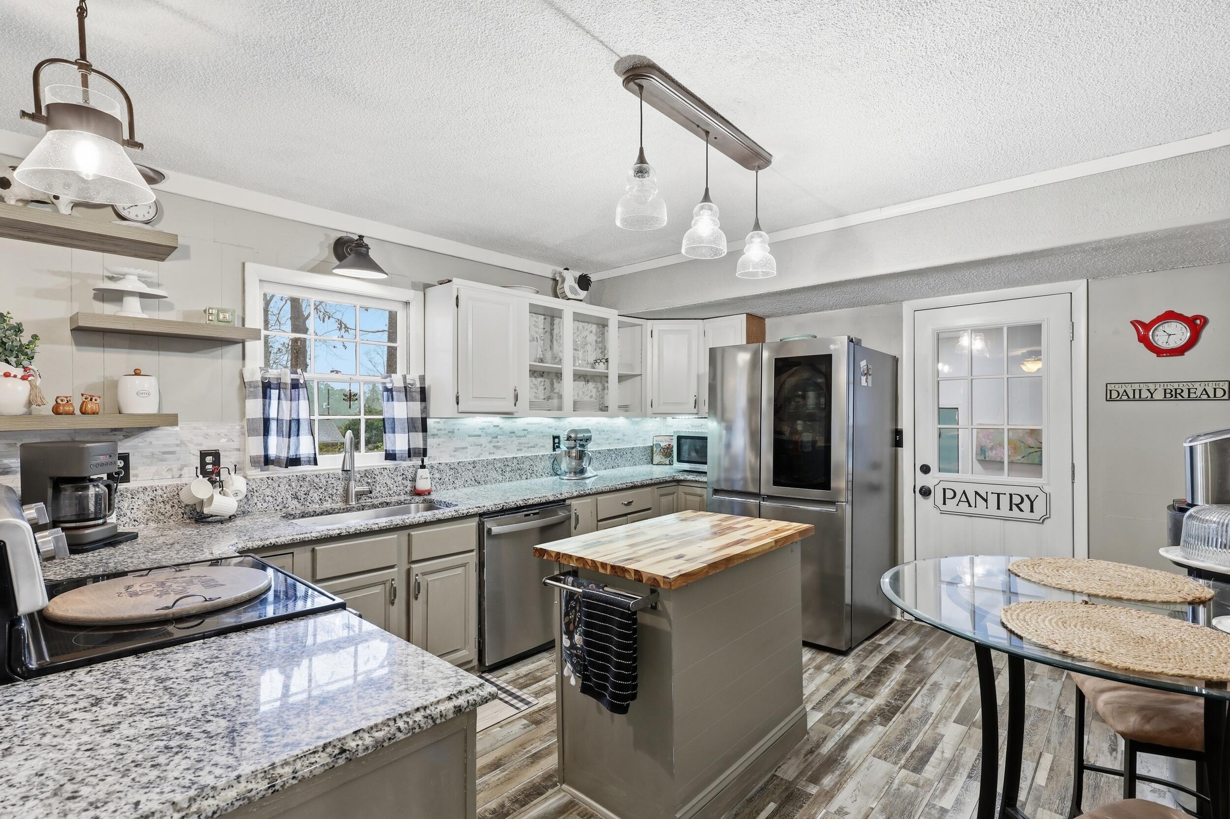 108 County Rd S-18-491 Summerville, SC 29485 - Photo 7 of 28 13_ru4a1088