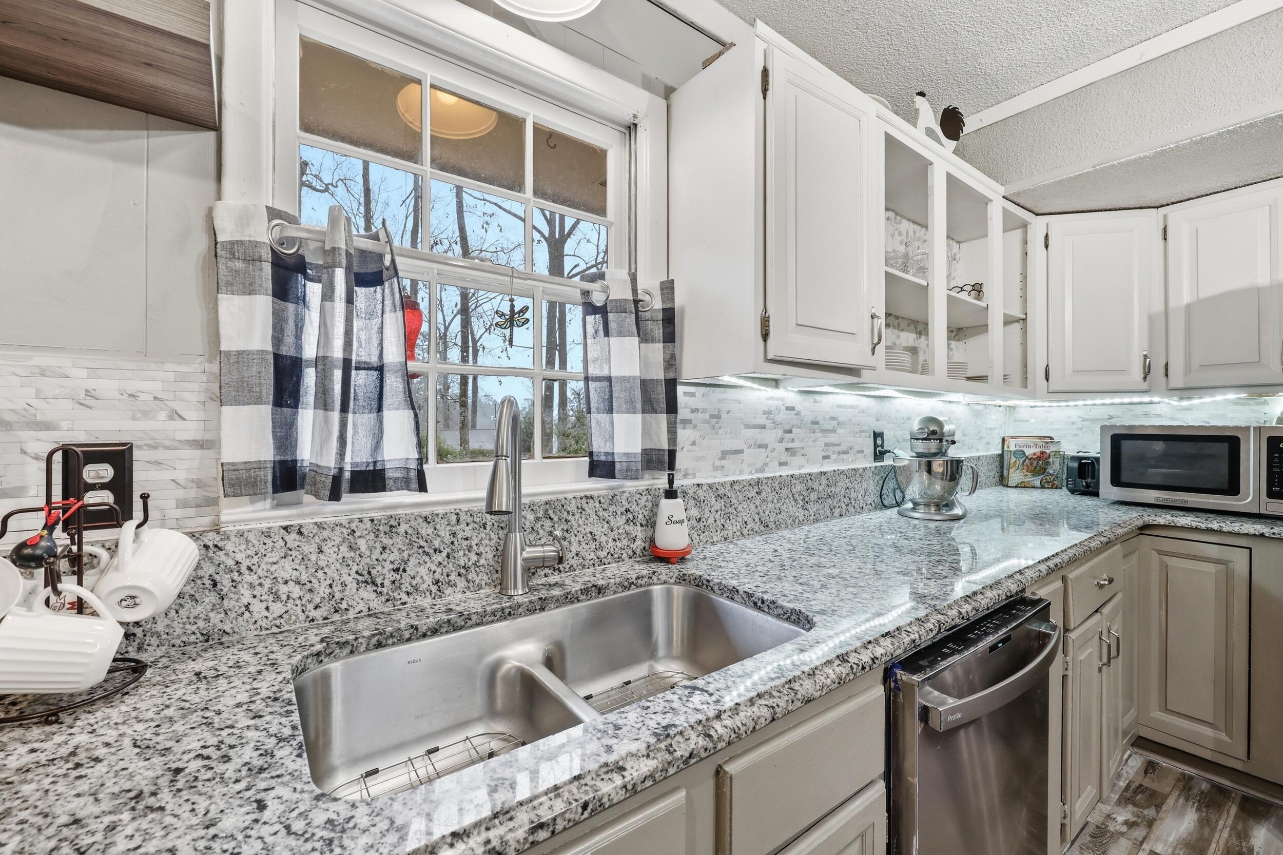 108 County Rd S-18-491 Summerville, SC 29485 - Photo 9 of 28 15_ru4a1098