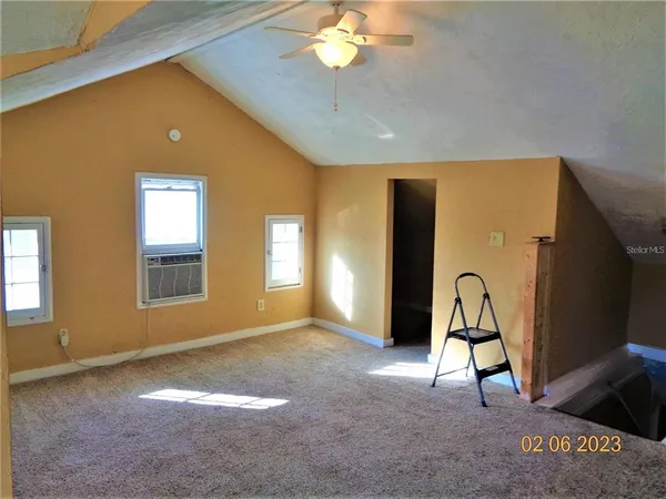 $1,100 | 1411 East New York Avenue, DeLand, FL 32724