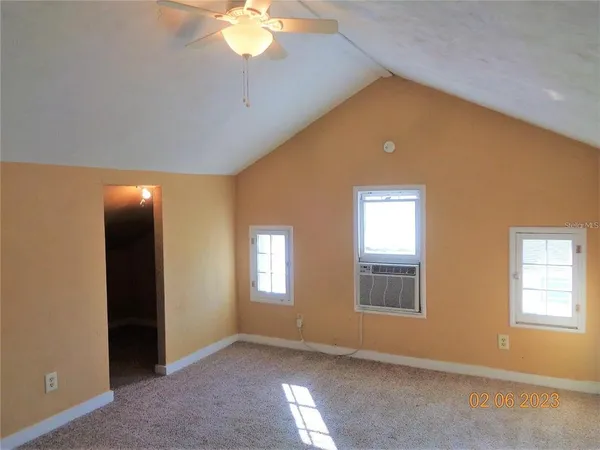 $1,100 | 1411 East New York Avenue, DeLand, FL 32724