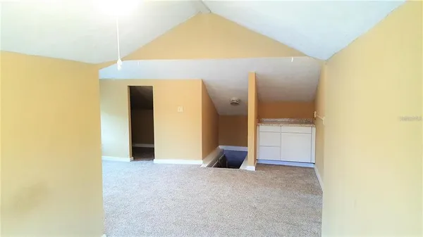 $1,100 | 1411 East New York Avenue, DeLand, FL 32724