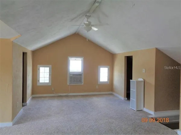 $1,100 | 1411 East New York Avenue, DeLand, FL 32724
