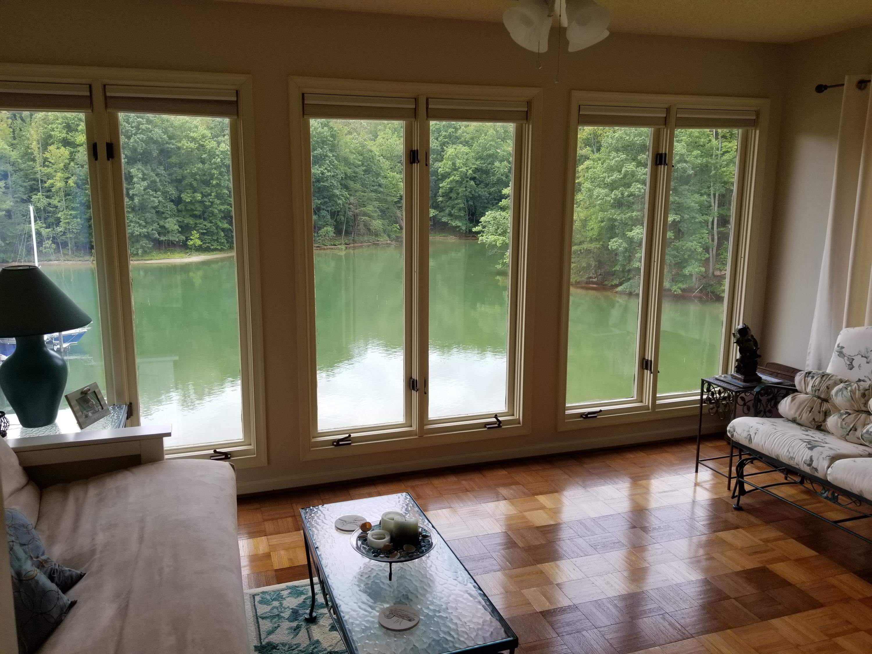 Sun room, diningroom, bedroom?