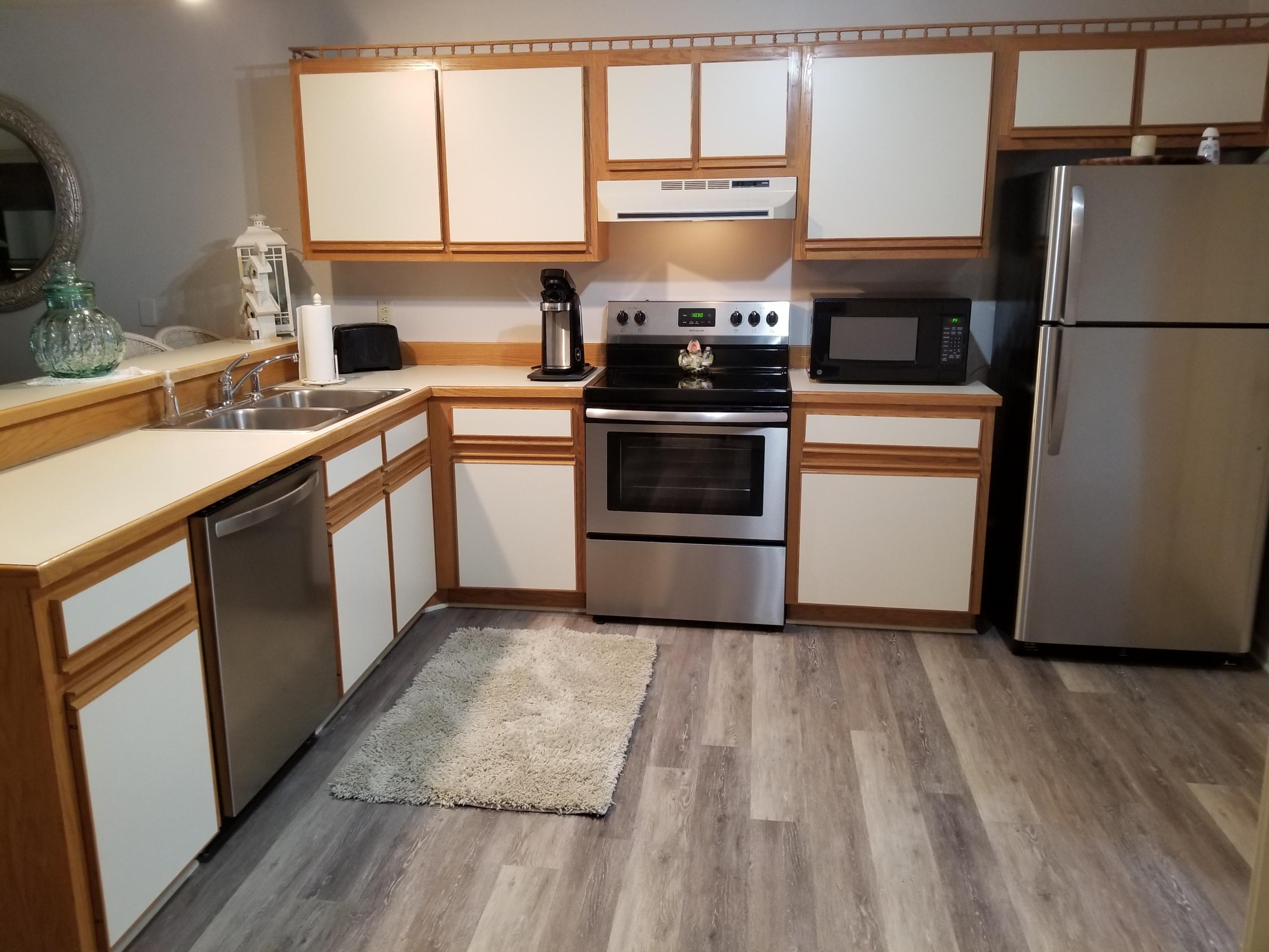 600 Monte Vista Road, Unit 803 Union Hall, VA 24176 - Photo 7 of 26 New appliances and floors