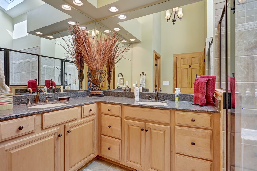 821 Seminole Point Road Fair Play, SC 29643 - Photo 31 of 48 Gallery Image 31