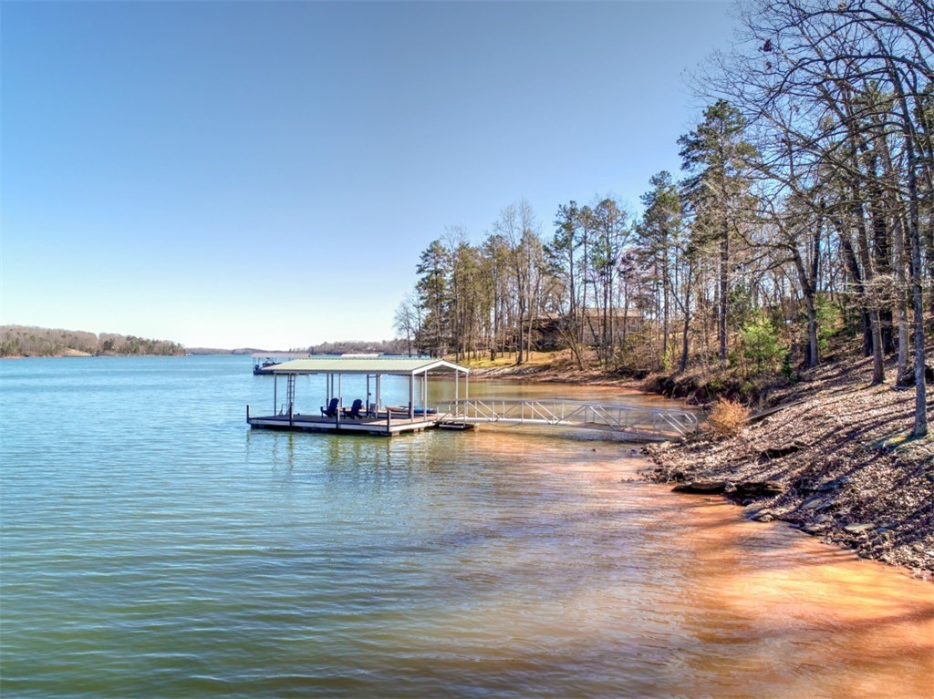 821 Seminole Point Road Fair Play, SC 29643 - Photo 4 of 48 Gallery Image 4