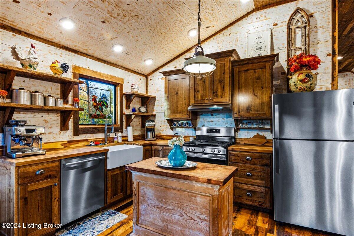 440 Pine Springs Road Clarkson, KY 42726 - Photo 94 of 109 Custom Hickory Cabinets by the Amish. Stainless appliances/ gas stove