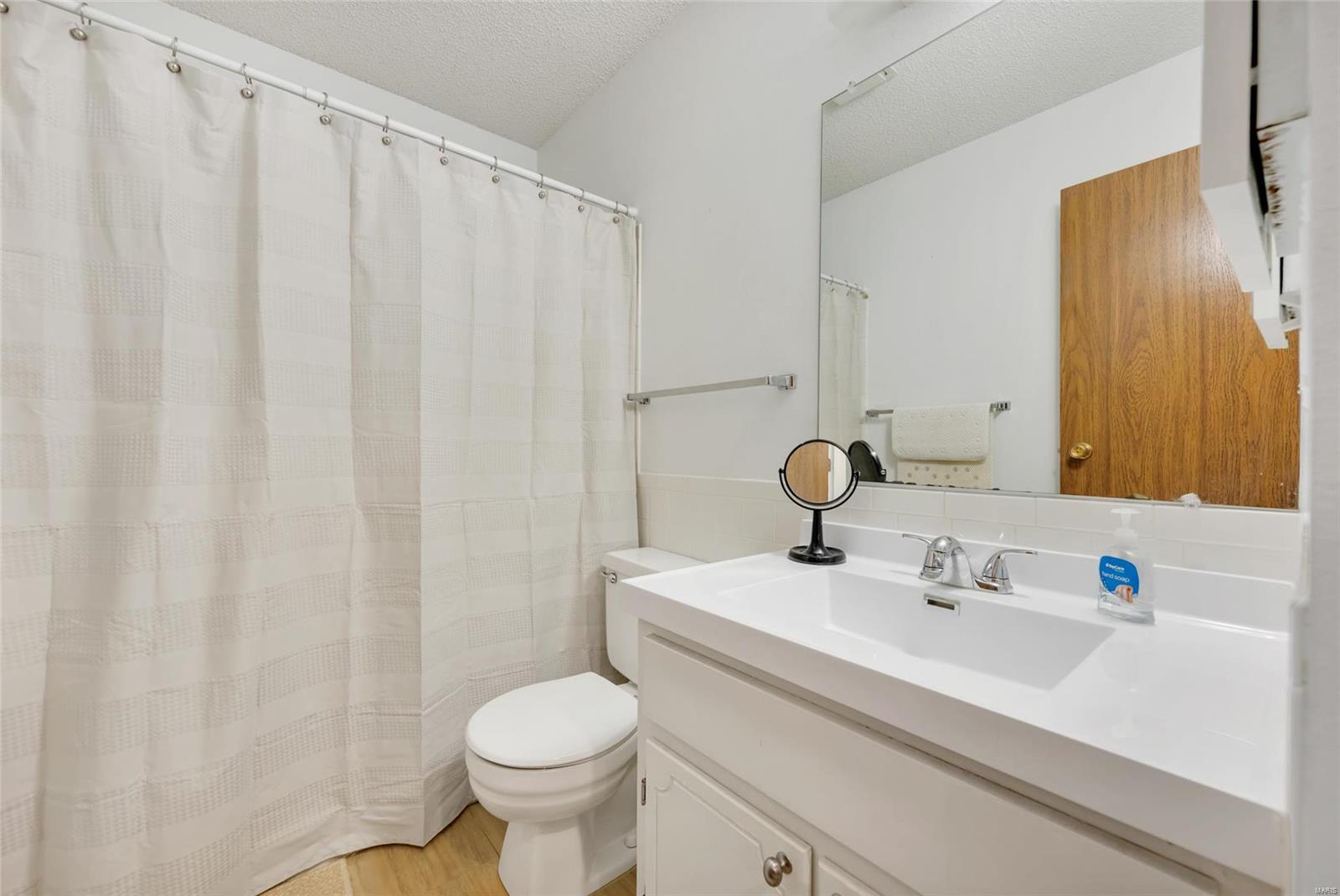 2342 Hidden Meadow Lane Ballwin, MO 63021 - Photo 13 of 23