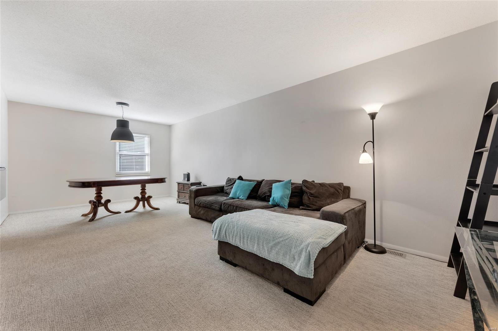 2342 Hidden Meadow Lane Ballwin, MO 63021 - Photo 5 of 23