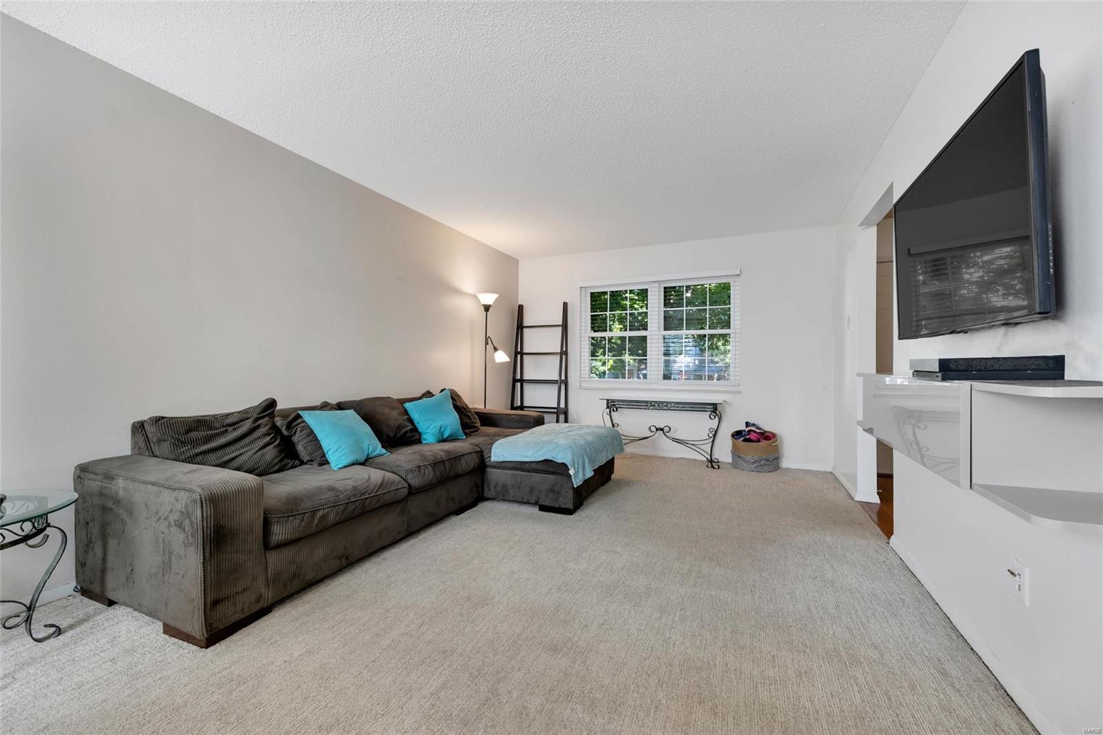 2342 Hidden Meadow Lane Ballwin, MO 63021 - Photo 6 of 23