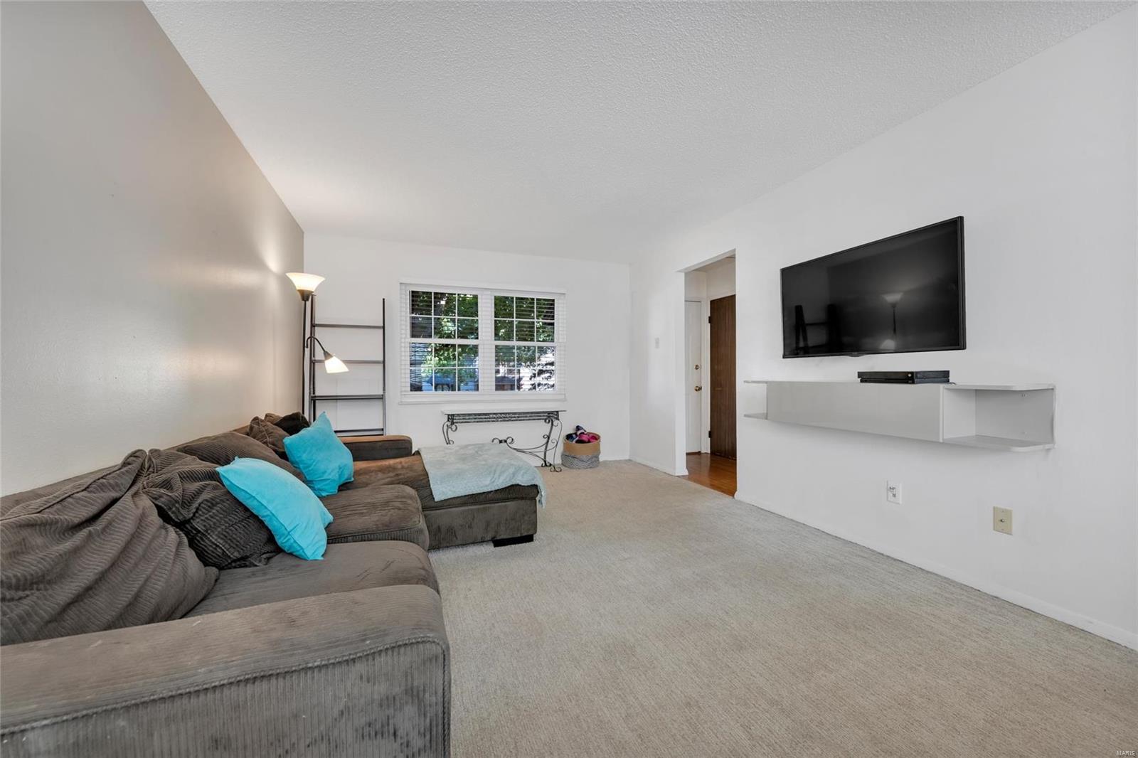 2342 Hidden Meadow Lane Ballwin, MO 63021 - Photo 7 of 23