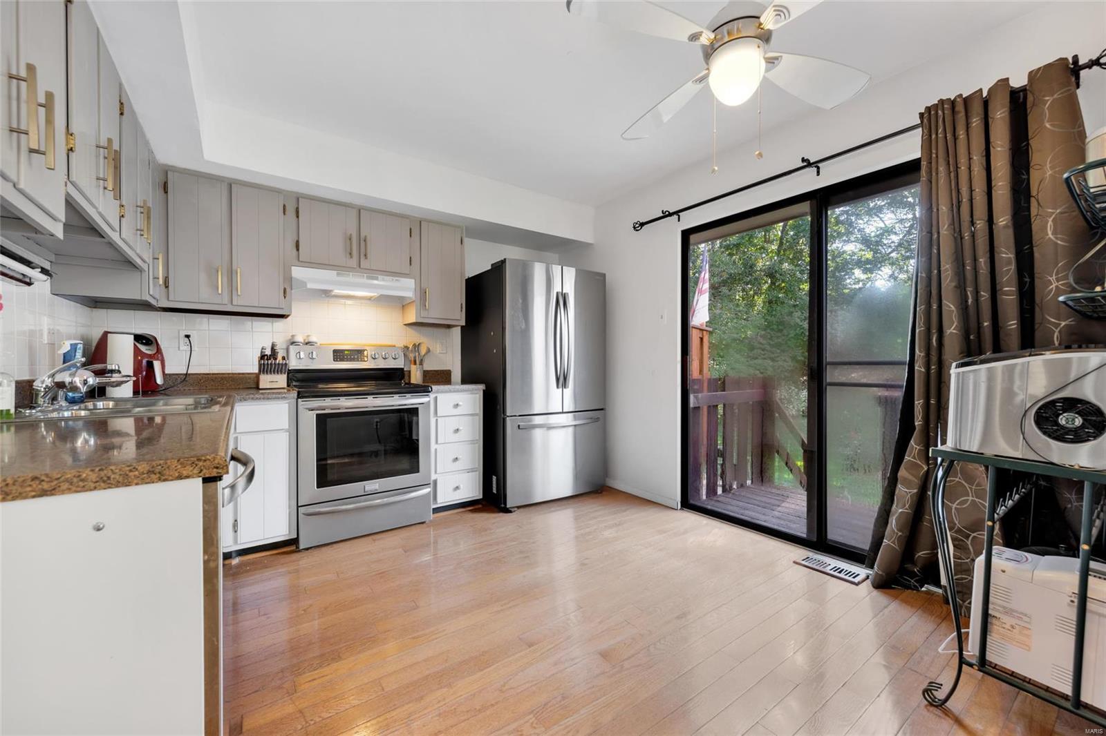 2342 Hidden Meadow Lane Ballwin, MO 63021 - Photo 9 of 23