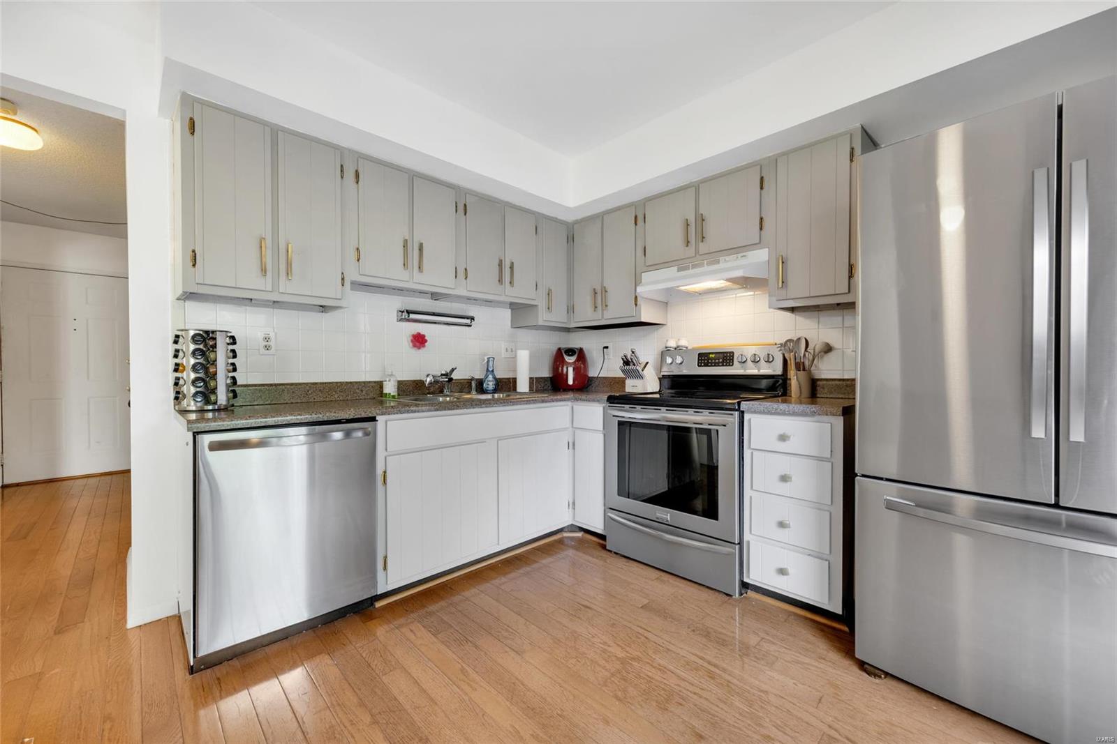 2342 Hidden Meadow Lane Ballwin, MO 63021 - Photo 10 of 23