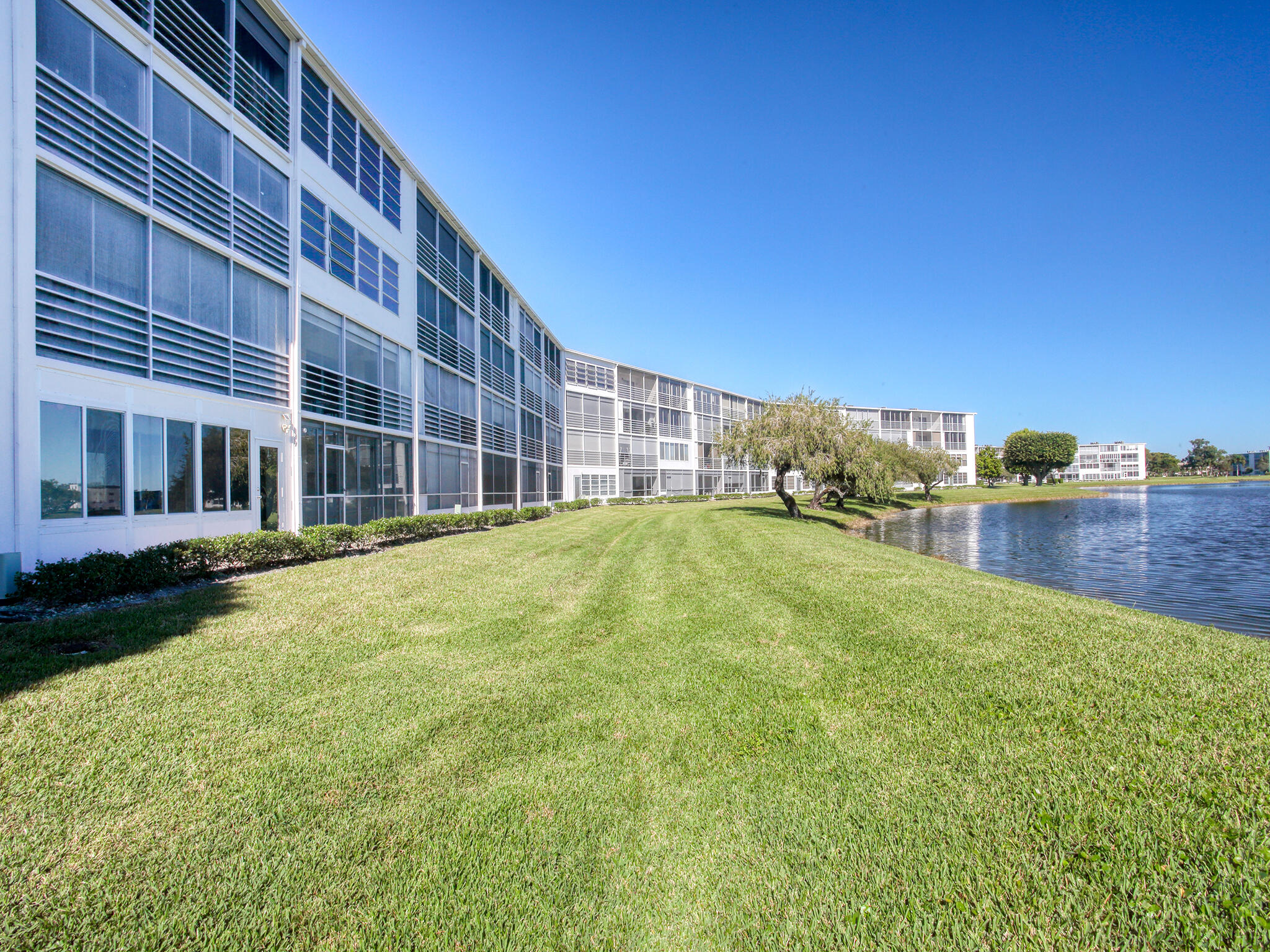 3015 Guildford East Boca Raton, FL 33434 - Photo 27 of 41 EXTERIOR BACK