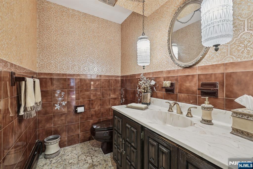 76 Church Street Alpine, NJ 07620 - Photo 17 of 44