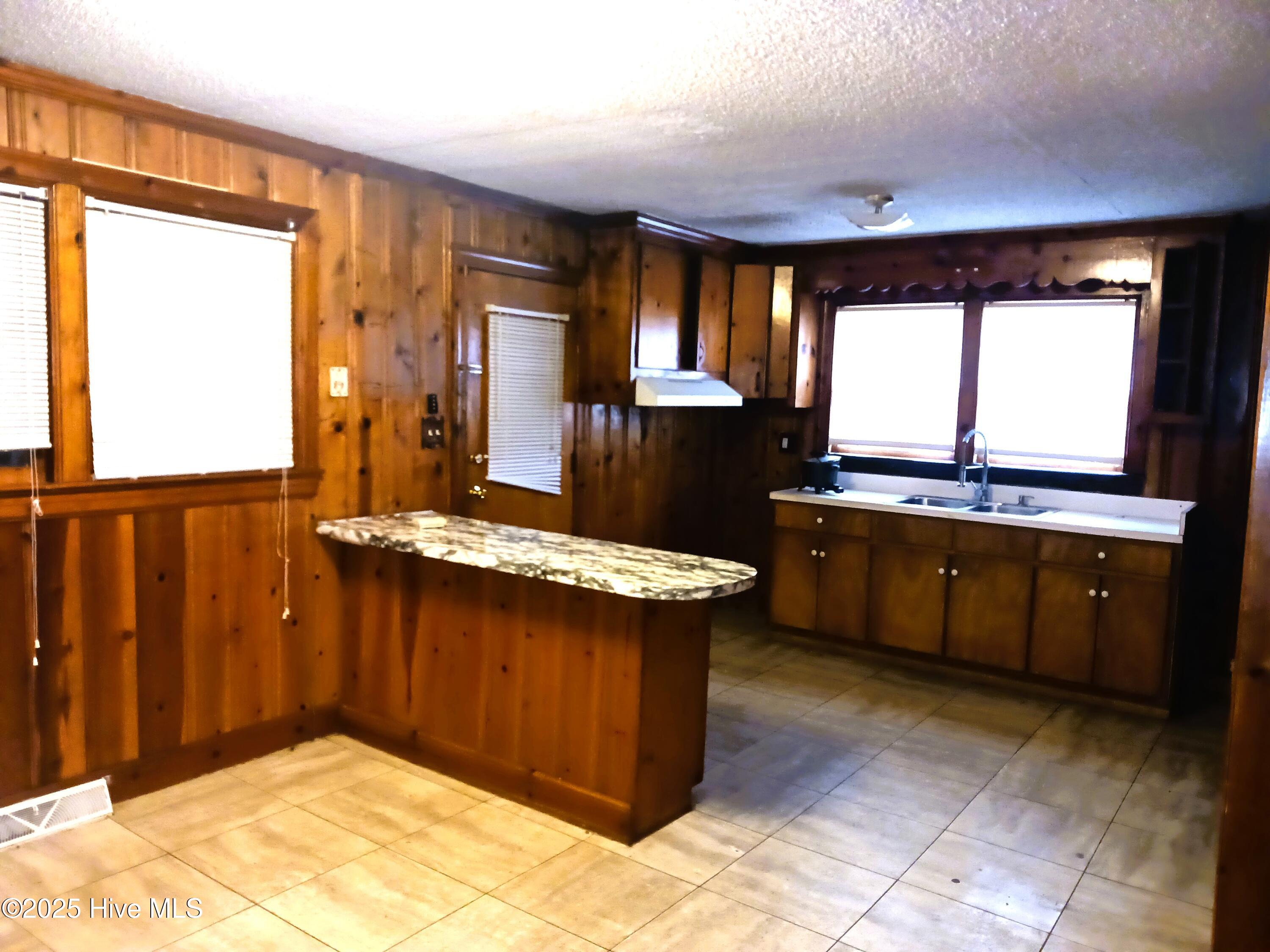 5004 Ward Boulevard Wilson, NC 27893 - Photo 10 of 12 Kitchen