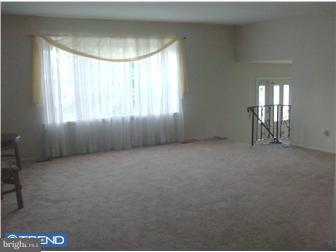 600 Warwick Road Fairless Hills, PA 19030 - Photo 6 of 12 Living Room