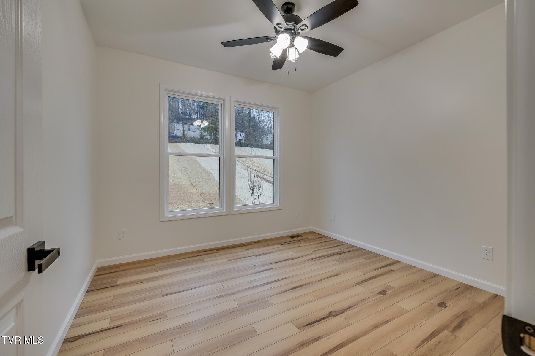 284 Old Charity Hill Road Elizabethton, TN 37643 - Photo 20 of 57 021