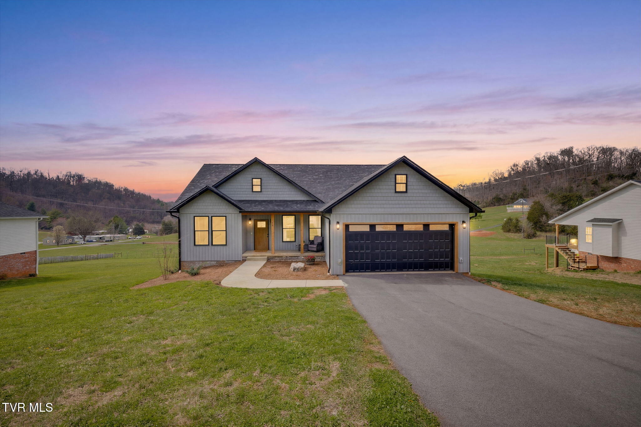 284 Old Charity Hill Road Elizabethton, TN 37643 - Photo 3 of 57 001a