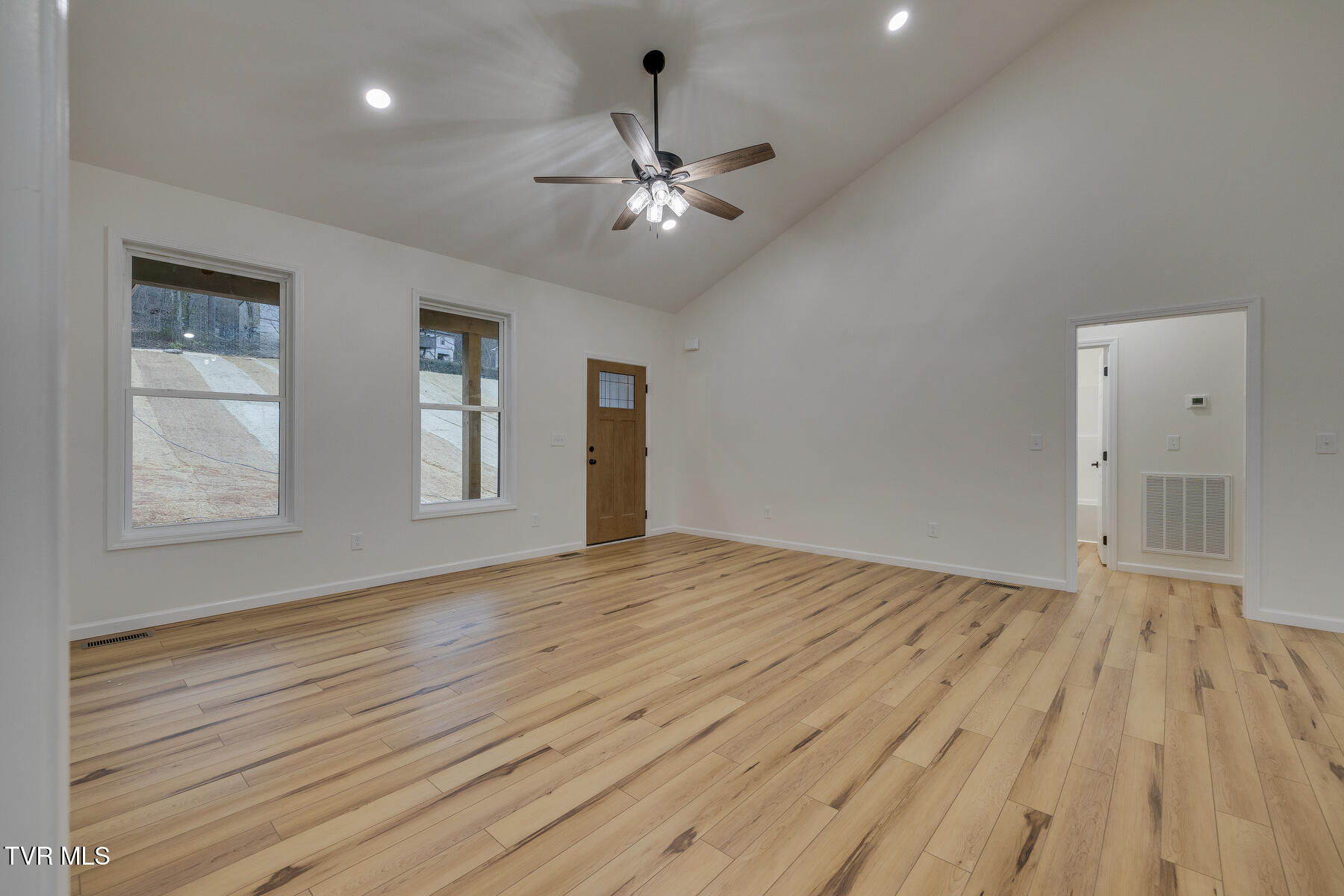 284 Old Charity Hill Road Elizabethton, TN 37643 - Photo 6 of 57 007