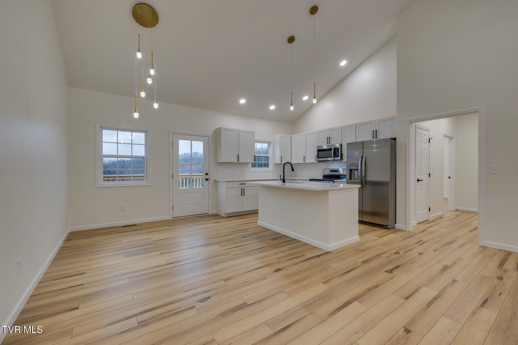 284 Old Charity Hill Road Elizabethton, TN 37643 - Photo 7 of 57 008