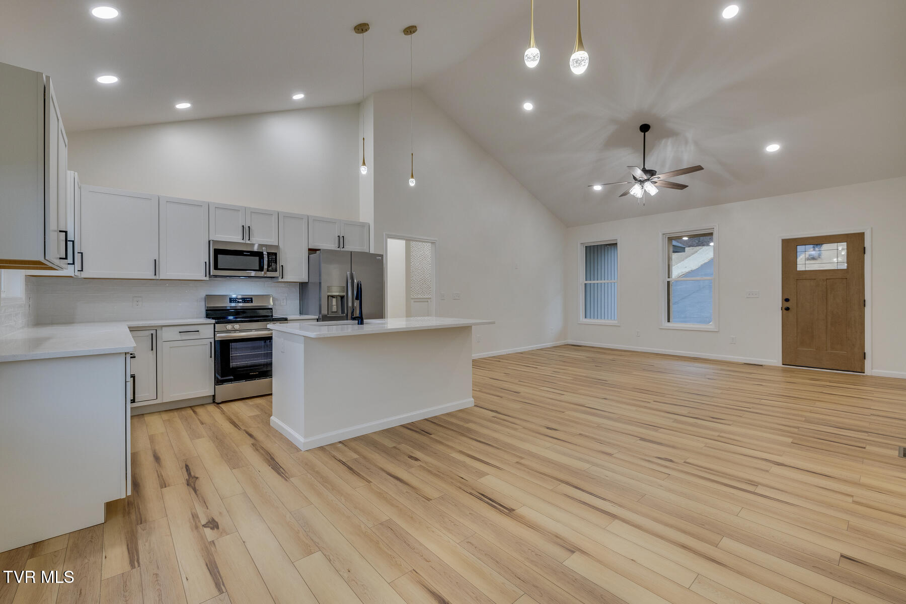 284 Old Charity Hill Road Elizabethton, TN 37643 - Photo 8 of 57 009