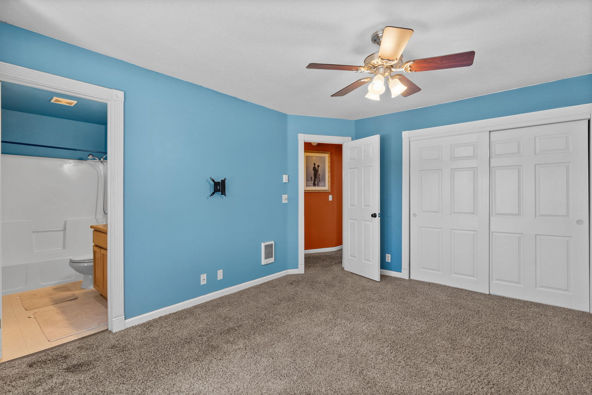 2320 Northeast Wells Acres Road Bend, OR 97701 - Photo 15 of 36 18-web-or-mls-Riley Visuals-18