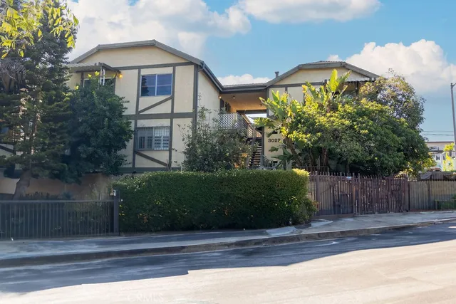 $604,000 | 3022 Valle Vista Drive, Unit 4, Los Angeles, CA 90065