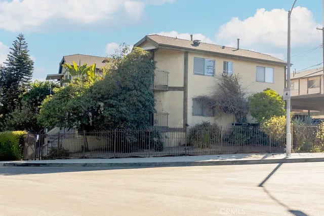 $604,000 | 3022 Valle Vista Drive, Unit 4, Los Angeles, CA 90065