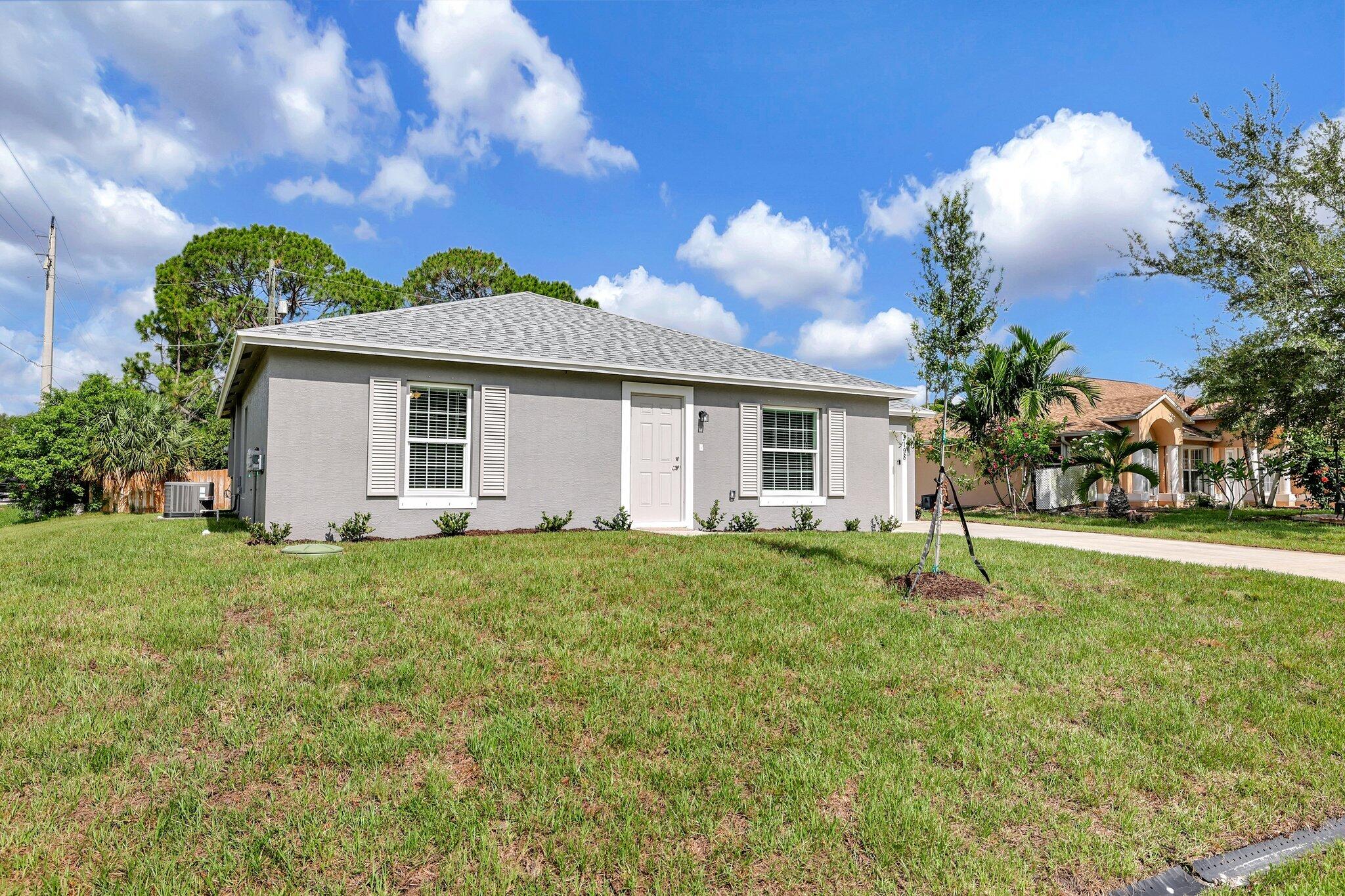 329 Southwest Ridgecrest Drive Port St. Lucie, FL 34953 - Photo 4 of 30 15-web-or-mls-632A5425
