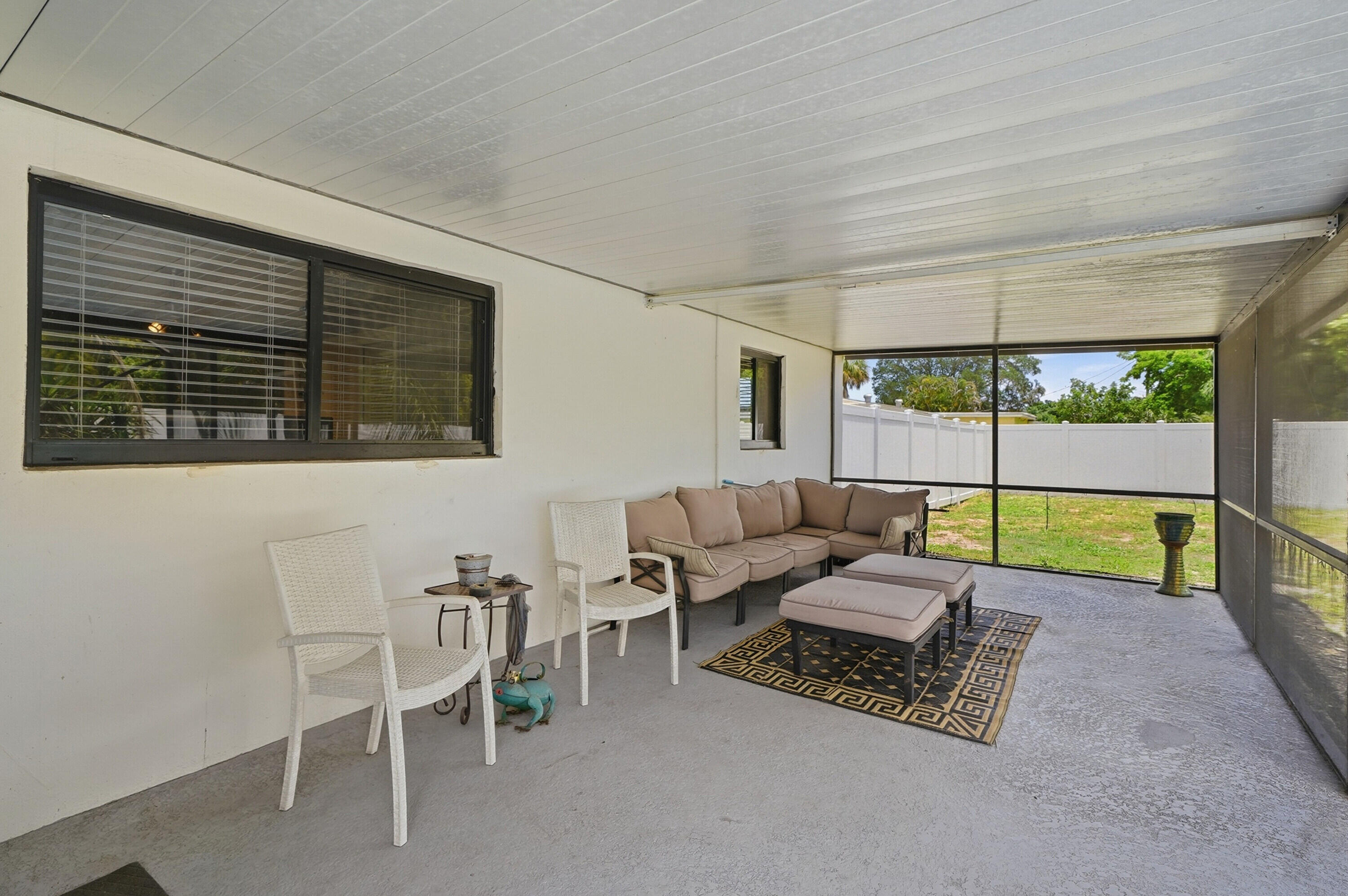 5470 Toronto Road Haverhill, FL 33415 - Photo 5 of 38 35_dsc00219